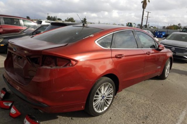 фото Ford Fusion SE HYBRID