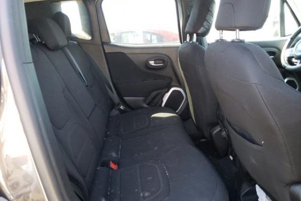 фото JEEP RENEGADE LATITUDE