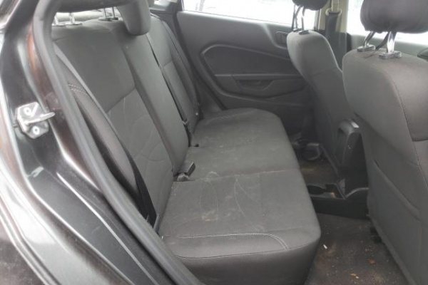 фото Ford Fiesta SE