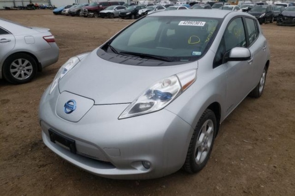 фото Nissan Leaf S