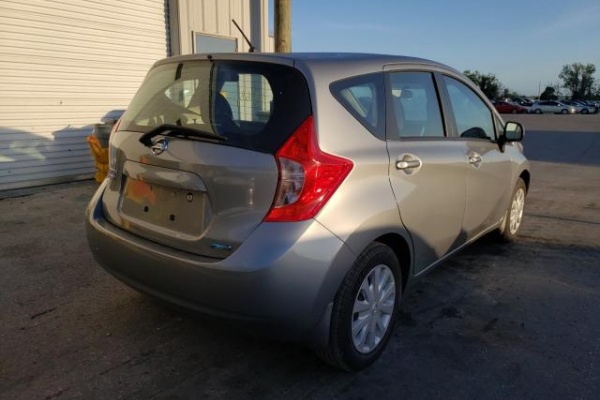 фото Nissan Versa NOTE S