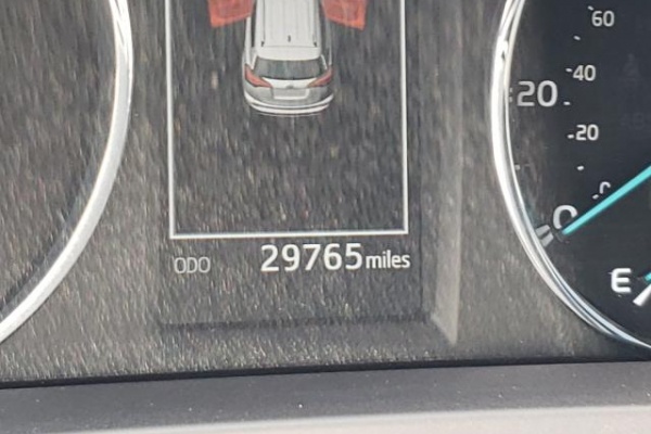 фото Toyota RAV4 HV LE