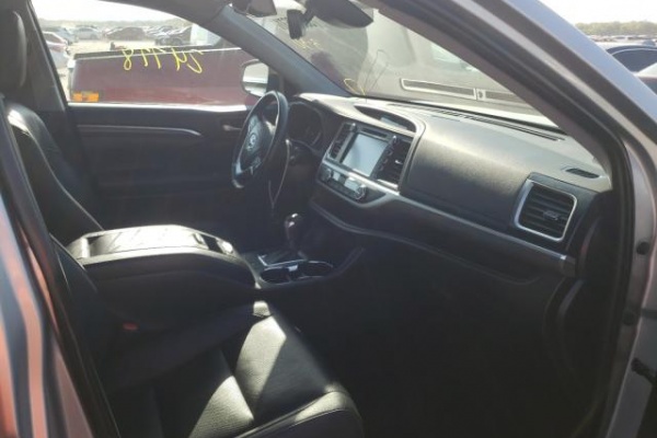 фото Toyota Highlander LIMITED