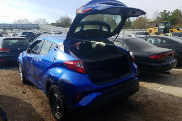 фото TOYOTA C-HR XLE