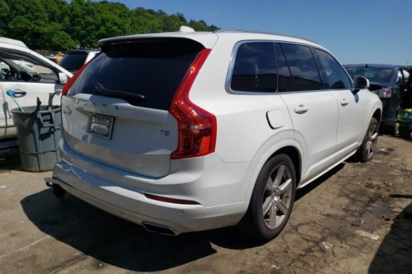 фото Volvo XC90 T5