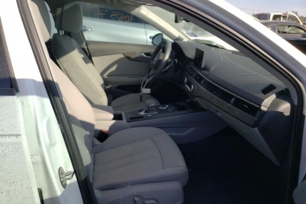 фото Audi A4 Premium