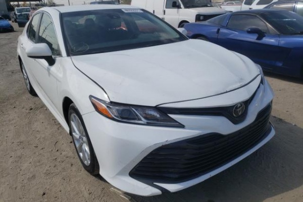 фото Toyota Camry L