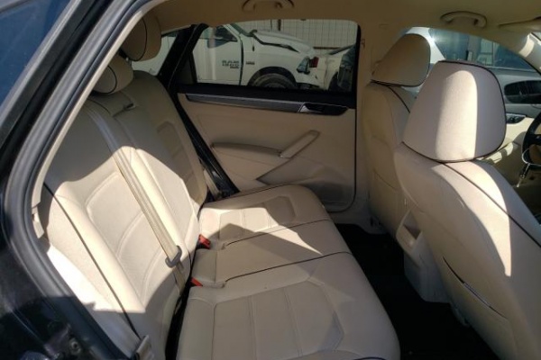 фото Volkswagen Passat S