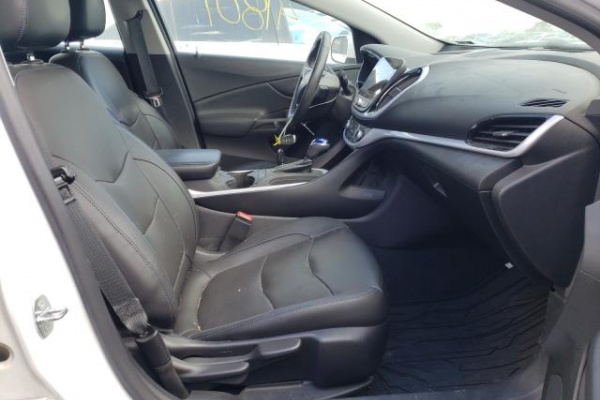 фото Chevrolet Volt LT