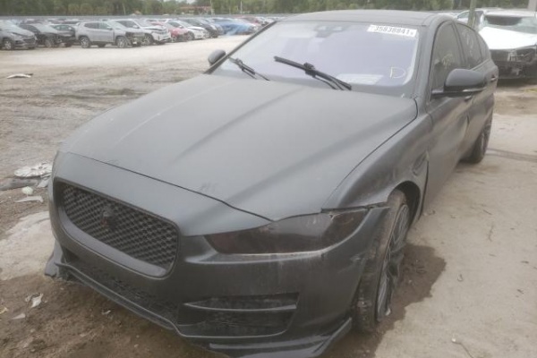 фото Jaguar XE PREMIUM