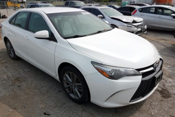 фото Toyota Camry LE