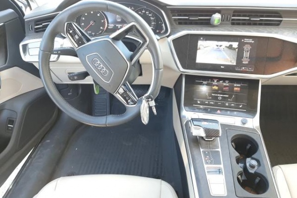 фото Audi A6 Premium