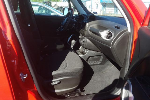 фото JEEP RENEGADE LATITUDE