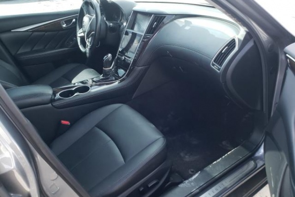 фото Infiniti Q50 LUXE