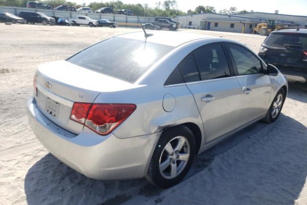 фото Chevrolet Cruze LT