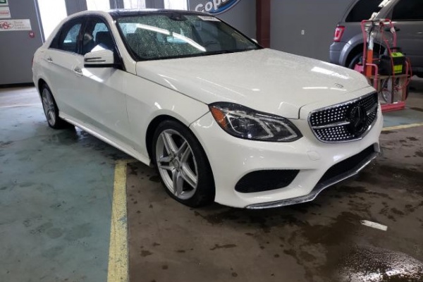 фото Mercedes-Benz  E 300 4MATIC