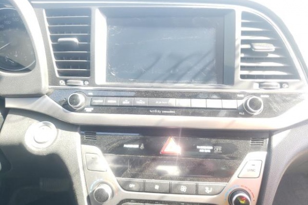 фото Hyundai Elantra SEL