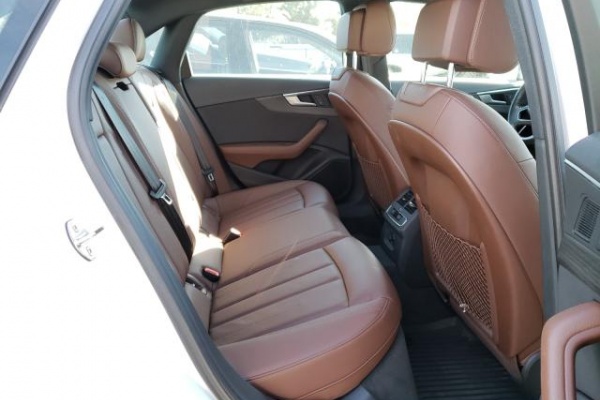 фото Audi A4 Premium Plus