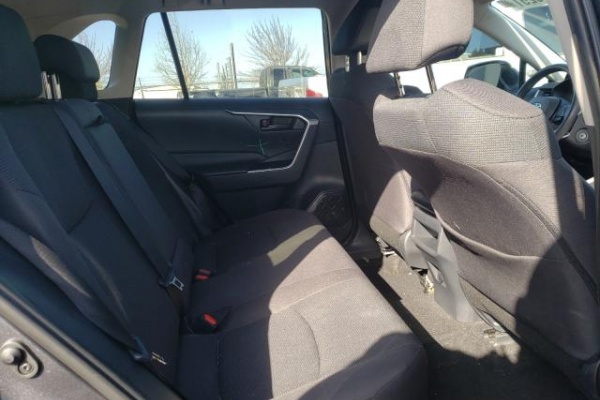 фото Toyota RAV4 LE