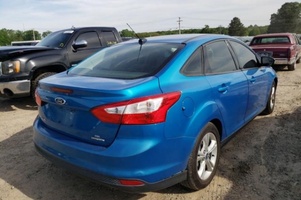 фото Ford Focus SE