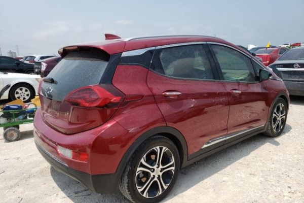 фото Chevrolet bolt EV PREMIER