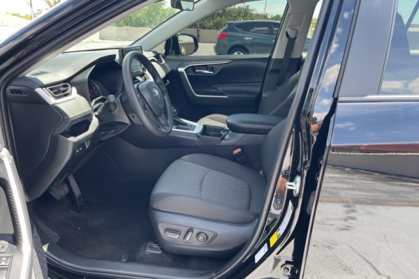 фото Toyota RAV4 XLE