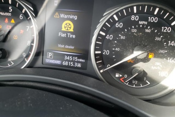 фото Infiniti Q50 LUXE