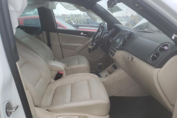 фото Volkswagen TIGUAN