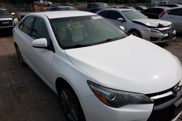 фото Toyota Camry LE