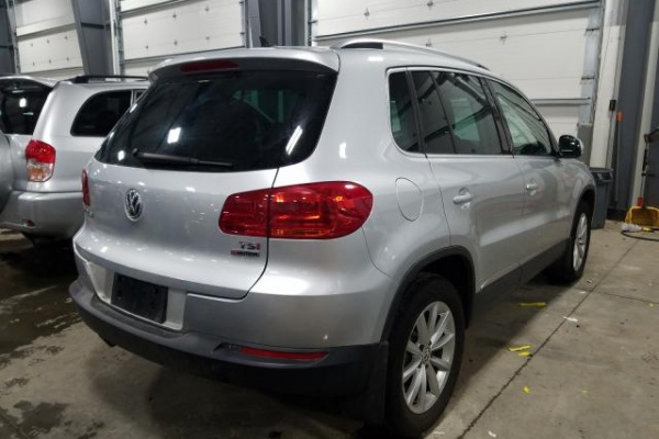 фото Volkswagen Tiguan WOLFSBURG