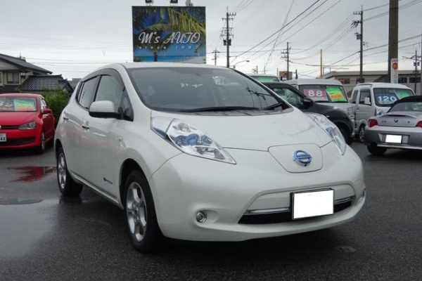 фото NISSAN LEAF