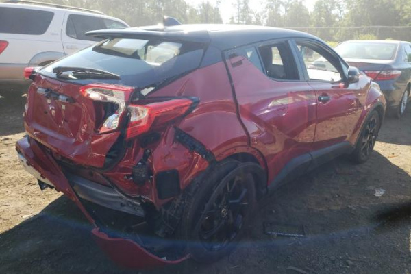 фото TOYOTA C-HR XLE