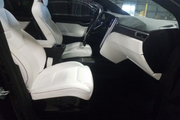 фото Tesla MODEL X