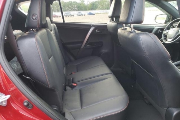 фото Toyota RAV4 LE