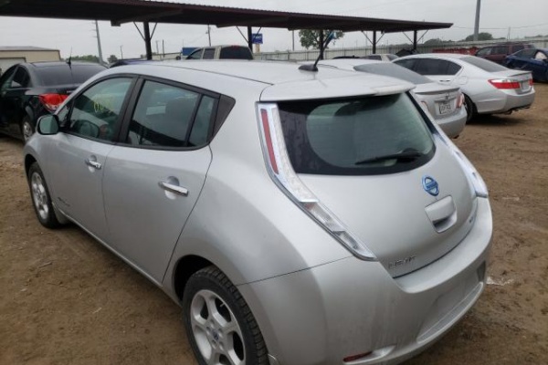 фото Nissan Leaf S