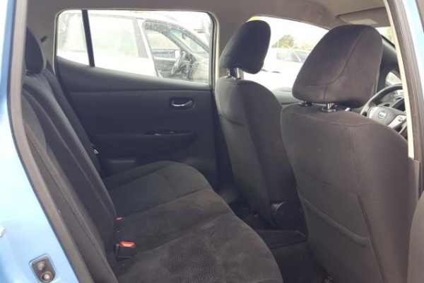 фото Nissan Leaf S