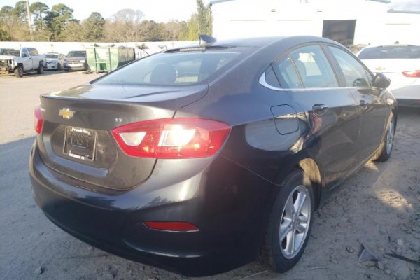 фото Chevrolet Cruze LT