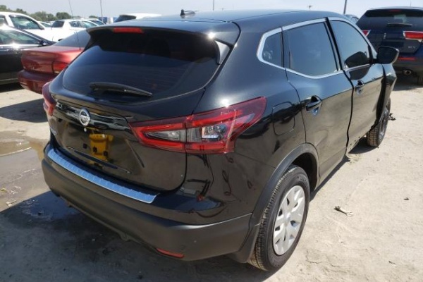 фото Nissan Rogue SPORT S