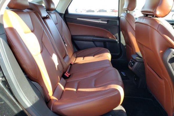 фото Ford Fusion SE