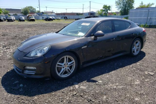 фото PORSCHE PANAMERA 2