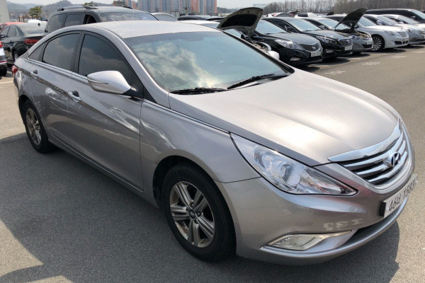 фото HYUNDAI SONATA