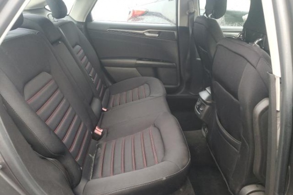 фото Ford Fusion SE