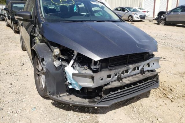 фото Ford Focus SE