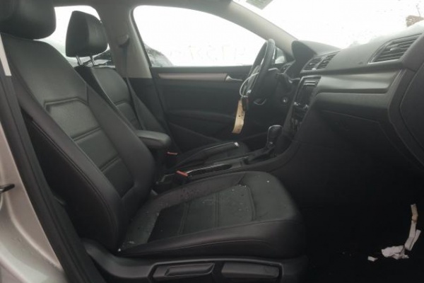 фото Volkswagen Passat Se