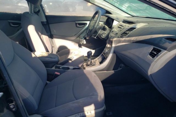 фото Hyundai Elantra SE