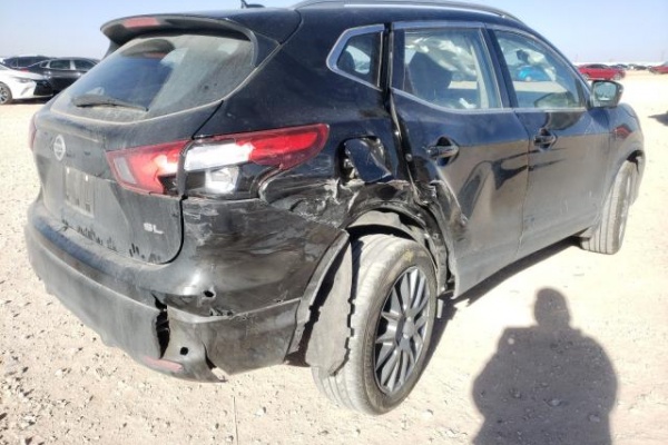 фото Nissan ROGUE SPORT S