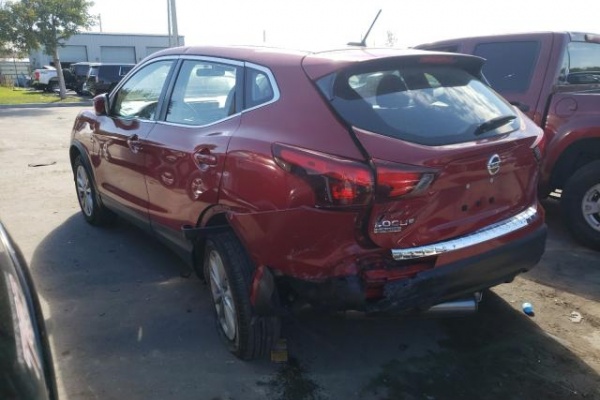 фото Nissan ROGUE SPORT S