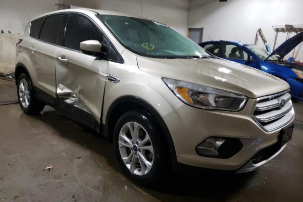 фото Ford Escape SE