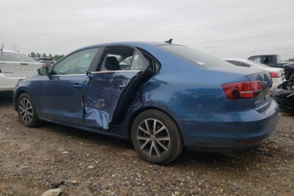 фото Volkswagen Jetta SE