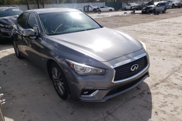 фото Infiniti Q50 LUXE